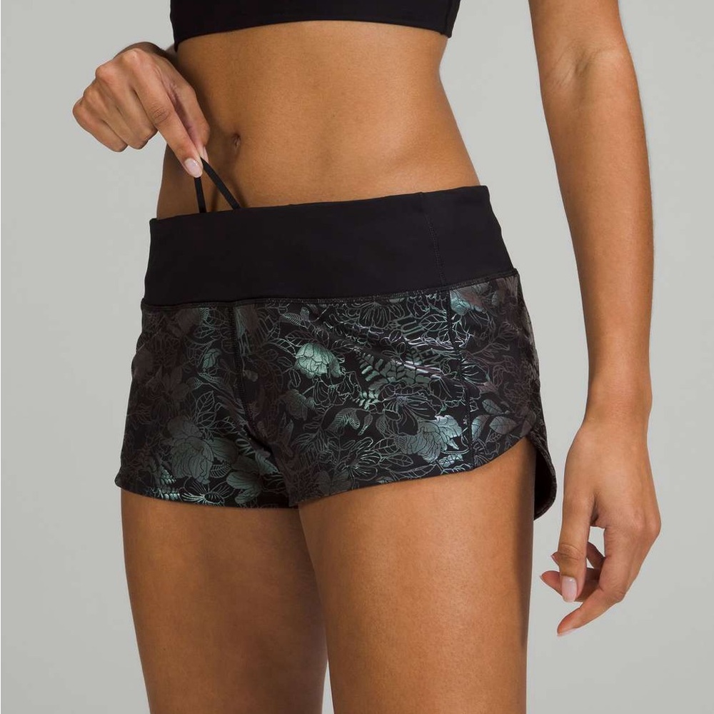 Lululemon Speed Up Shorts (8) Like New